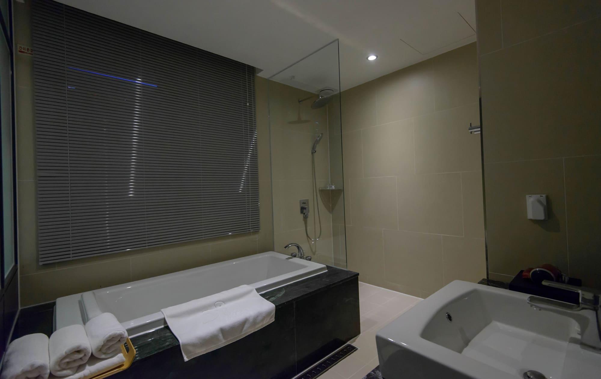 Jb Design Hotel Busan Exteriör bild
